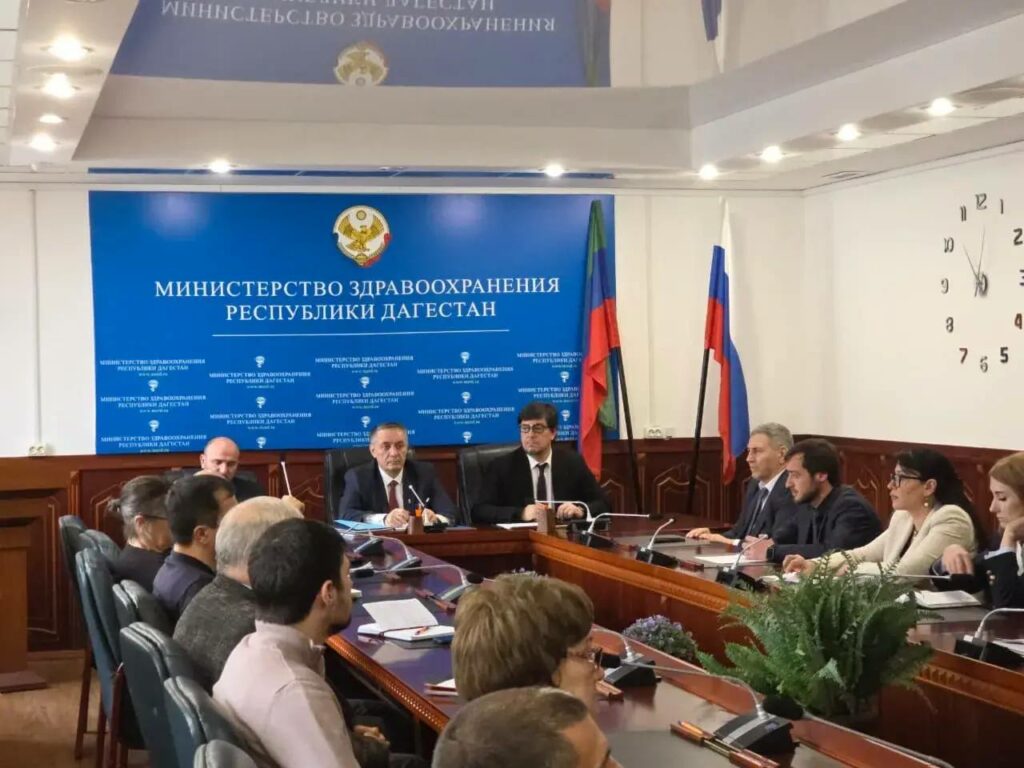 В правительстве Дагестана обсудили пути сокращения долгов медучреждений