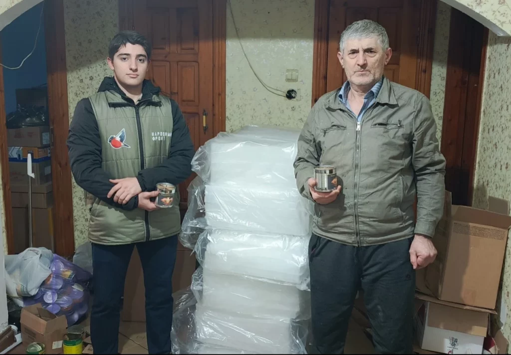 В Дагестане волонтерам передали медицинский парафин для изготовления окопных свечей