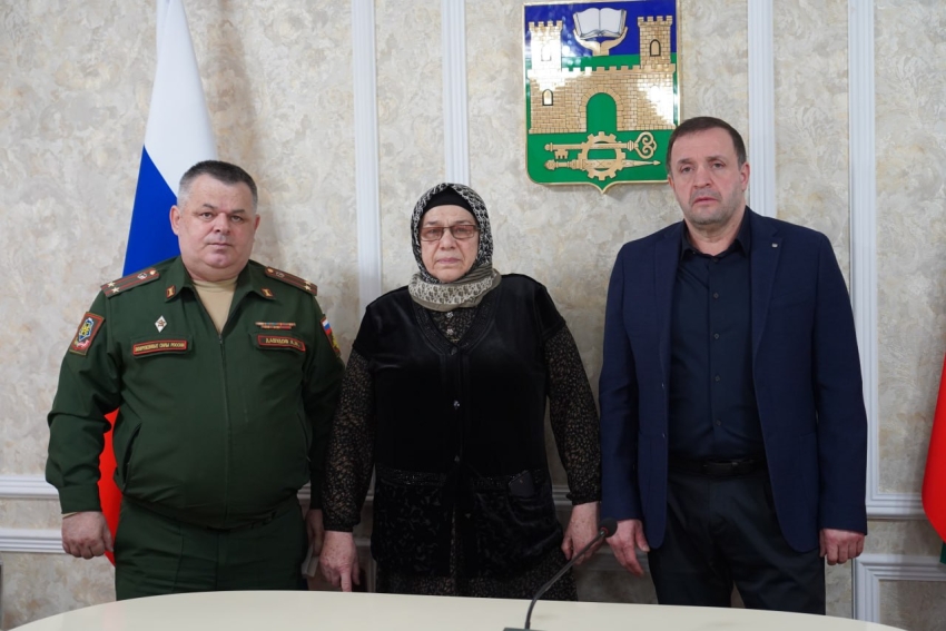 В Хасавюрте прошла церемония вручения медали «За отвагу» семье пропавшего без вести Рамазана Халимова
