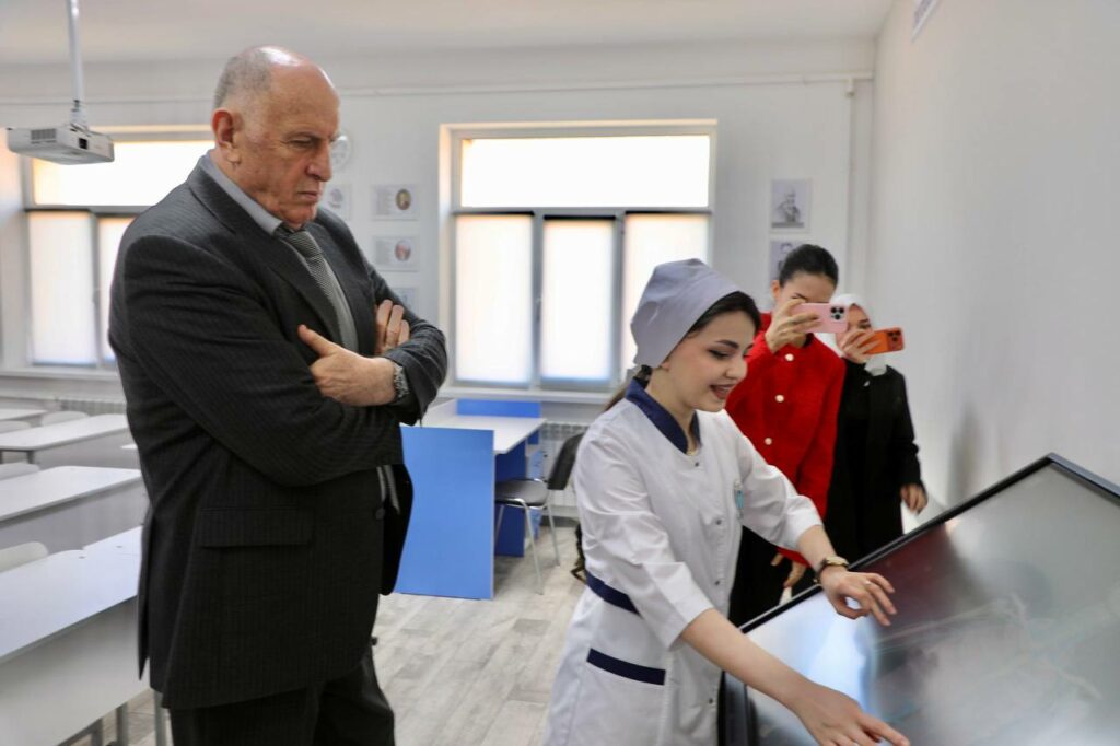 Абдулмуслим Абдулмуслимов посетил Северо-Кавказский университет дружбы народов