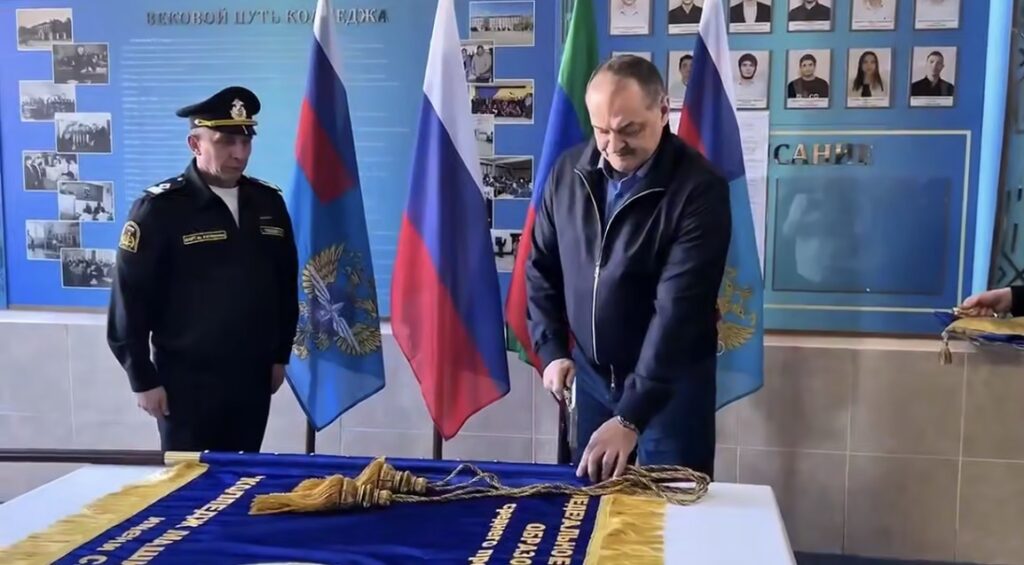 Глава Дагестана Сергей Меликов посетил Каспийский колледж машиностроения и сервиса