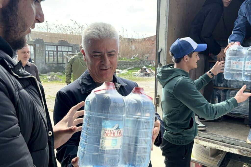 Традиция взаимопомощи: дагестанцы продолжают поддерживать пострадавших после наводнения