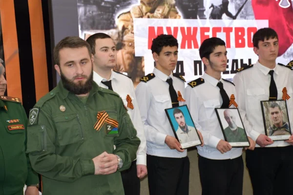 В Каспийске почтили память героев Великой Отечественной войны и участников СВО