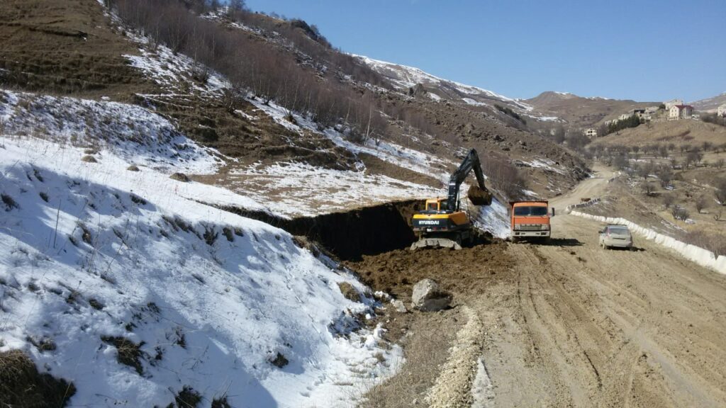 В Дагестане идет капитальный ремонт дороги к селу Балхар
