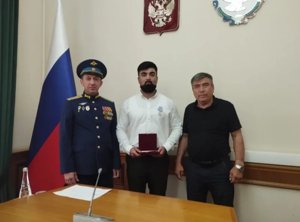 Уроженец Ногайского района Алимхан Моллаболганов продолжает служить Отечеству