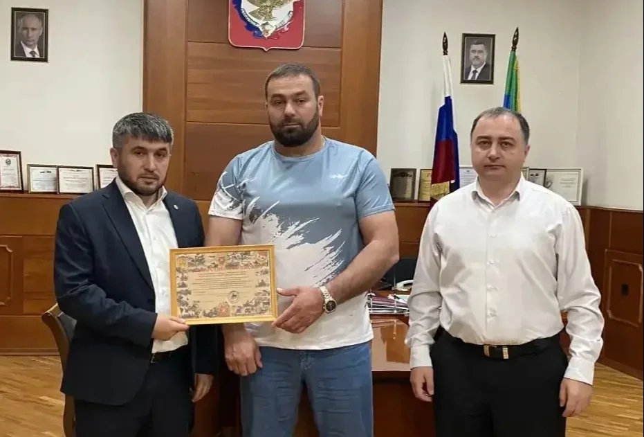Магомед Курбанов встретился с участником СВО Федретдином Адамовым