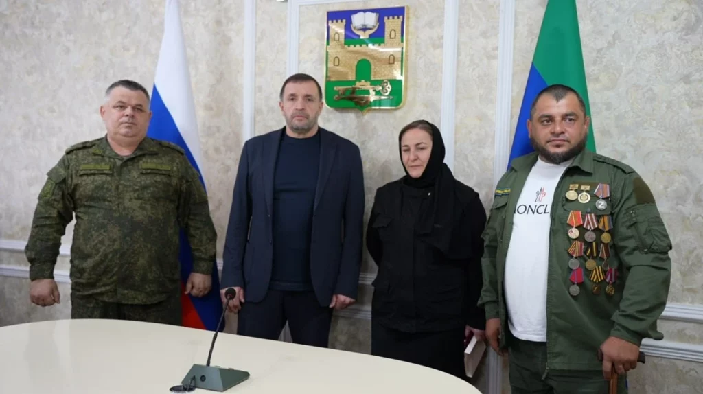 Орден Мужества передали семье погибшего участника СВО в Хасавюрте