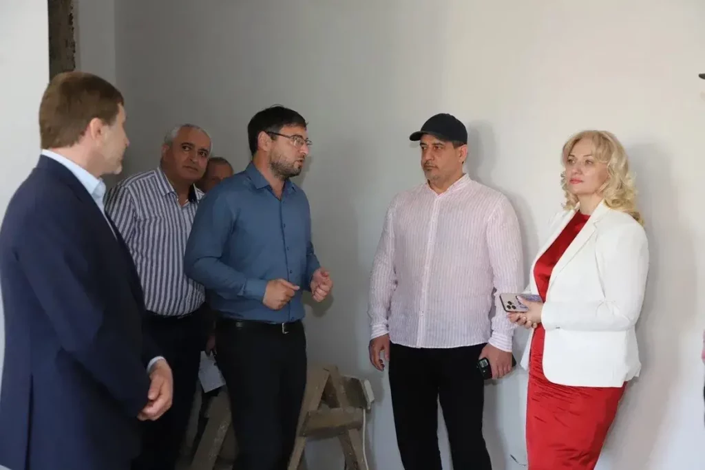 Дом культуры в Каспийске готов на 70%: капитальный ремонт завершат к концу 2026 года