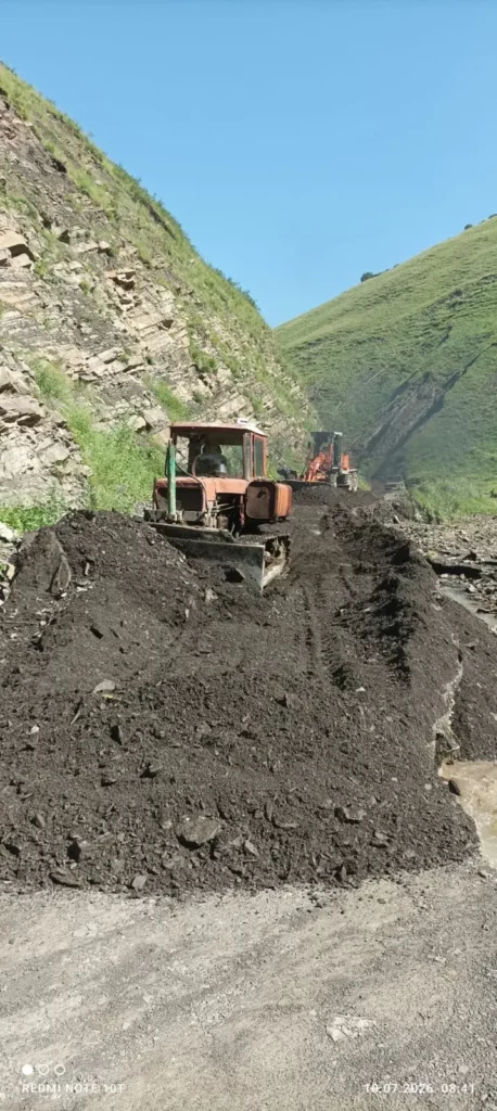 В Дахадаевском районе восстановили проезд к сёлам Ашты и Кунки по временной схеме