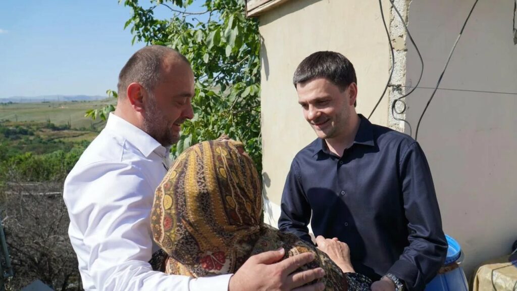 Валентин Клок проверил ход ликвидации последствий ЧС в Буйнакске и Кулинском районе
